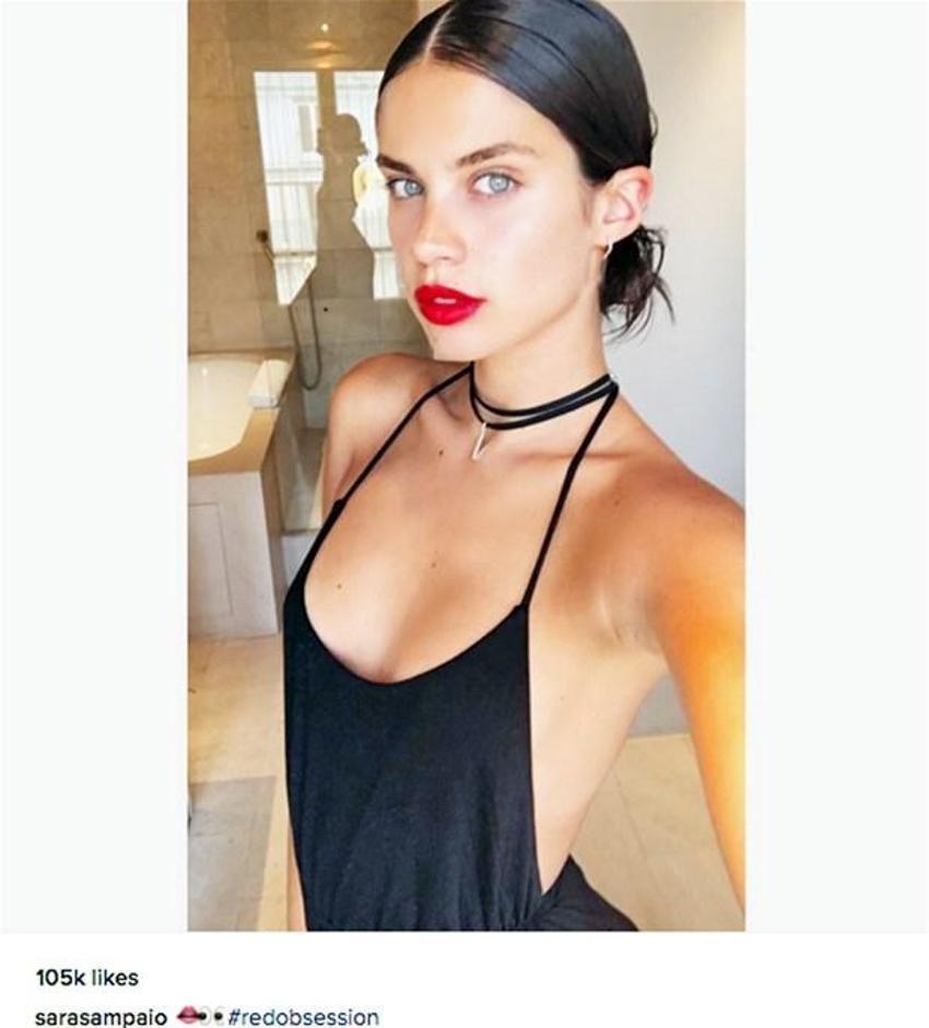 Sara Sampaio'dan cüretkar pozlar!
