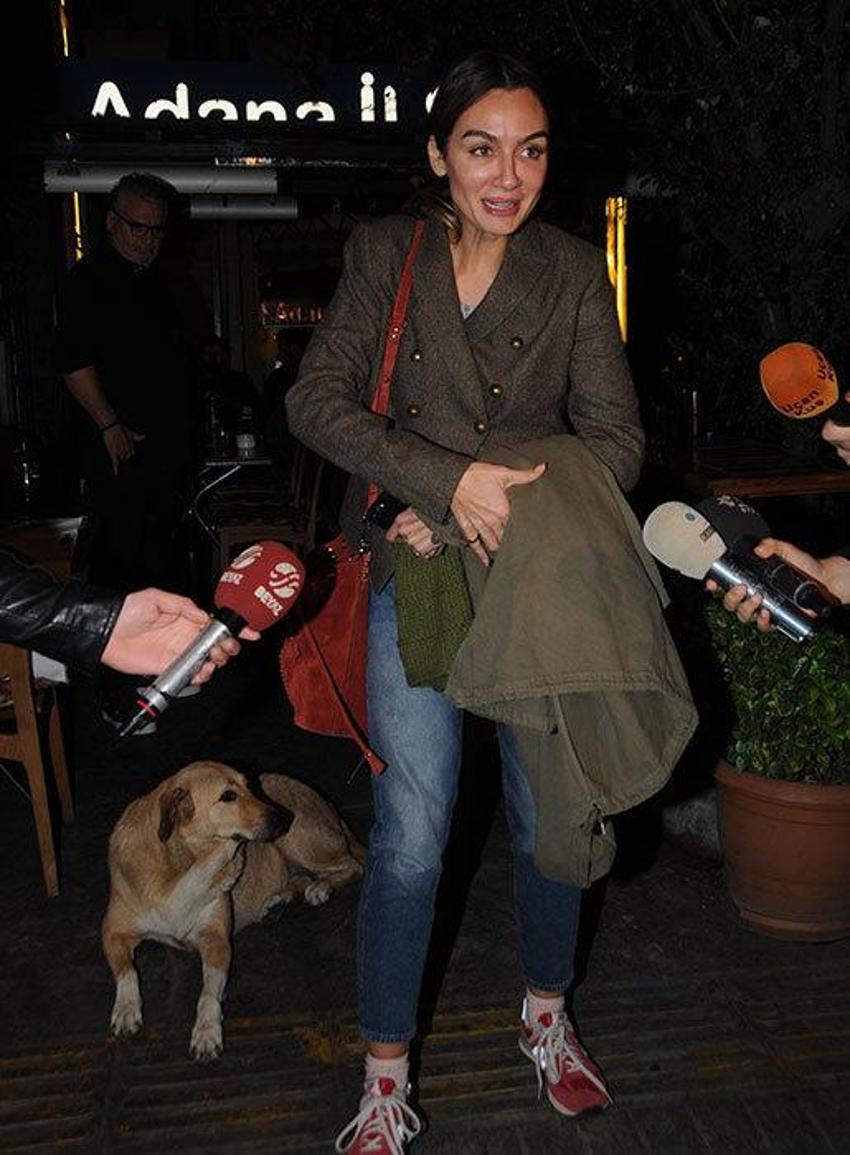 Birce Akalay köpeği görünce bakın ne yaptı?