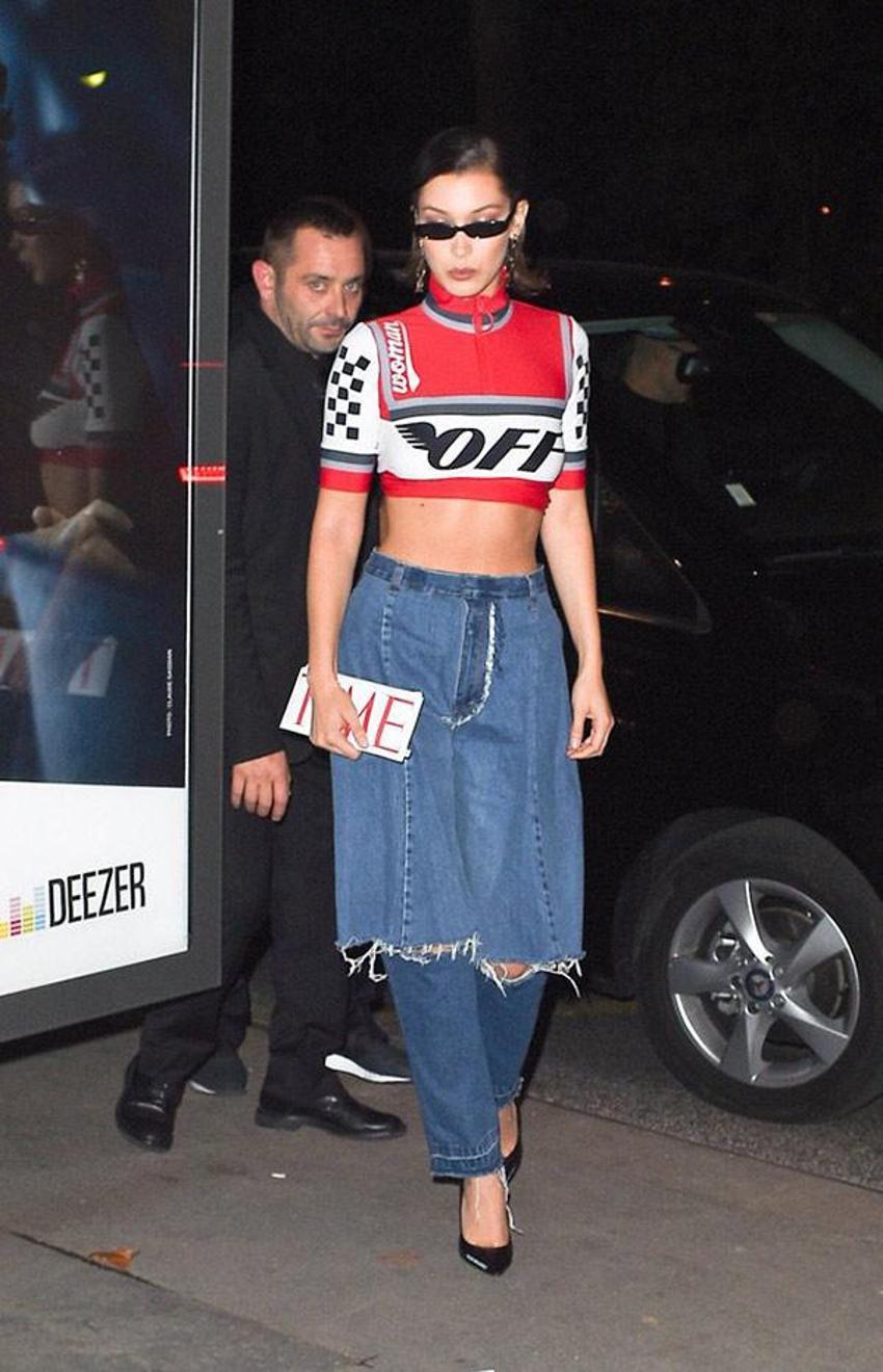Bella Hadid'den iç çamaşırlı dans şov!