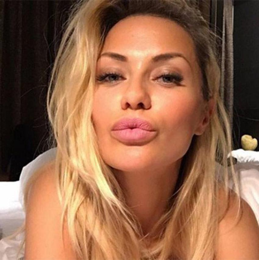 Rus model Victoria Bonya, Burak Özçivit'in peşini bırakmıyor!