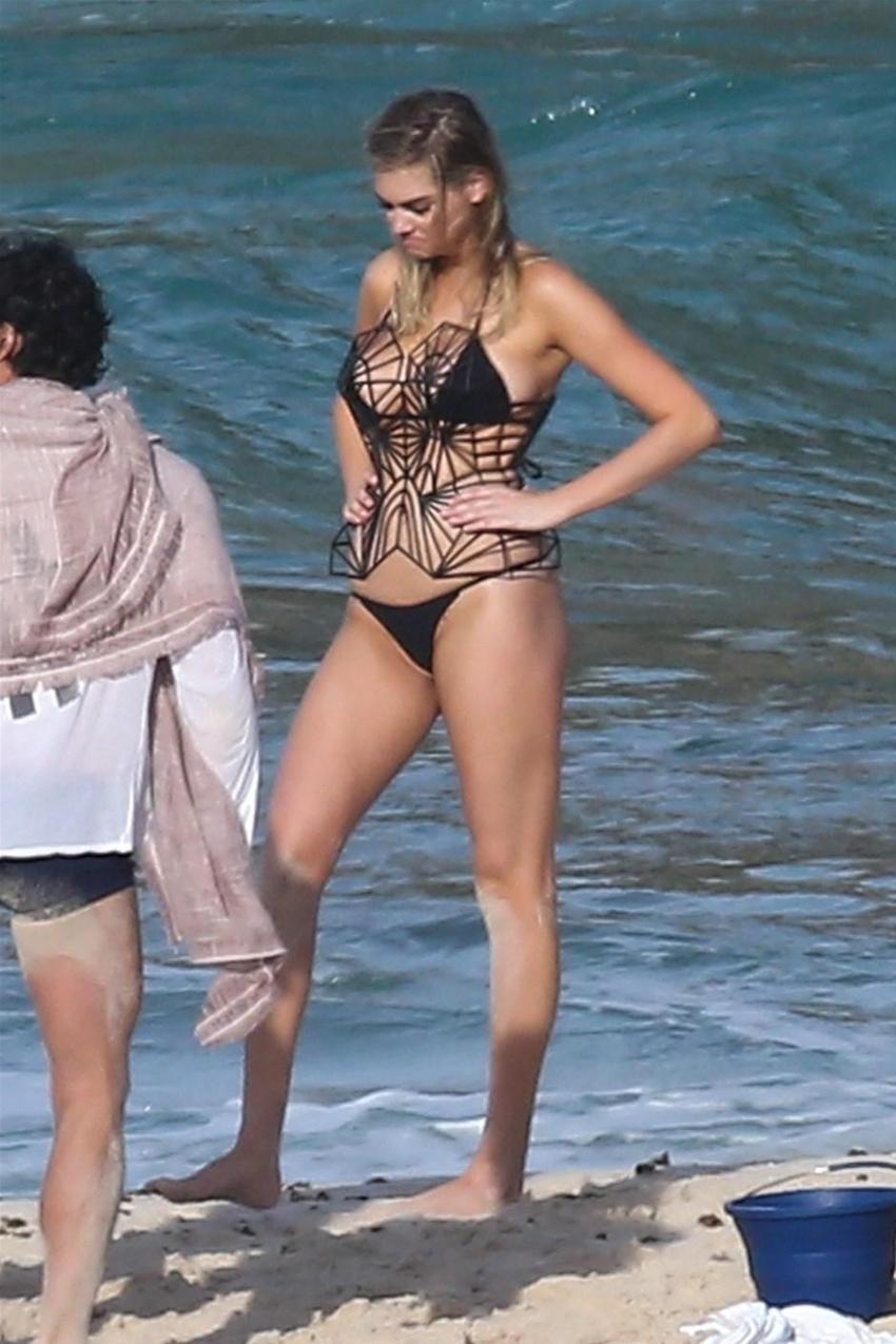 Kate Upton kendinden geçti!