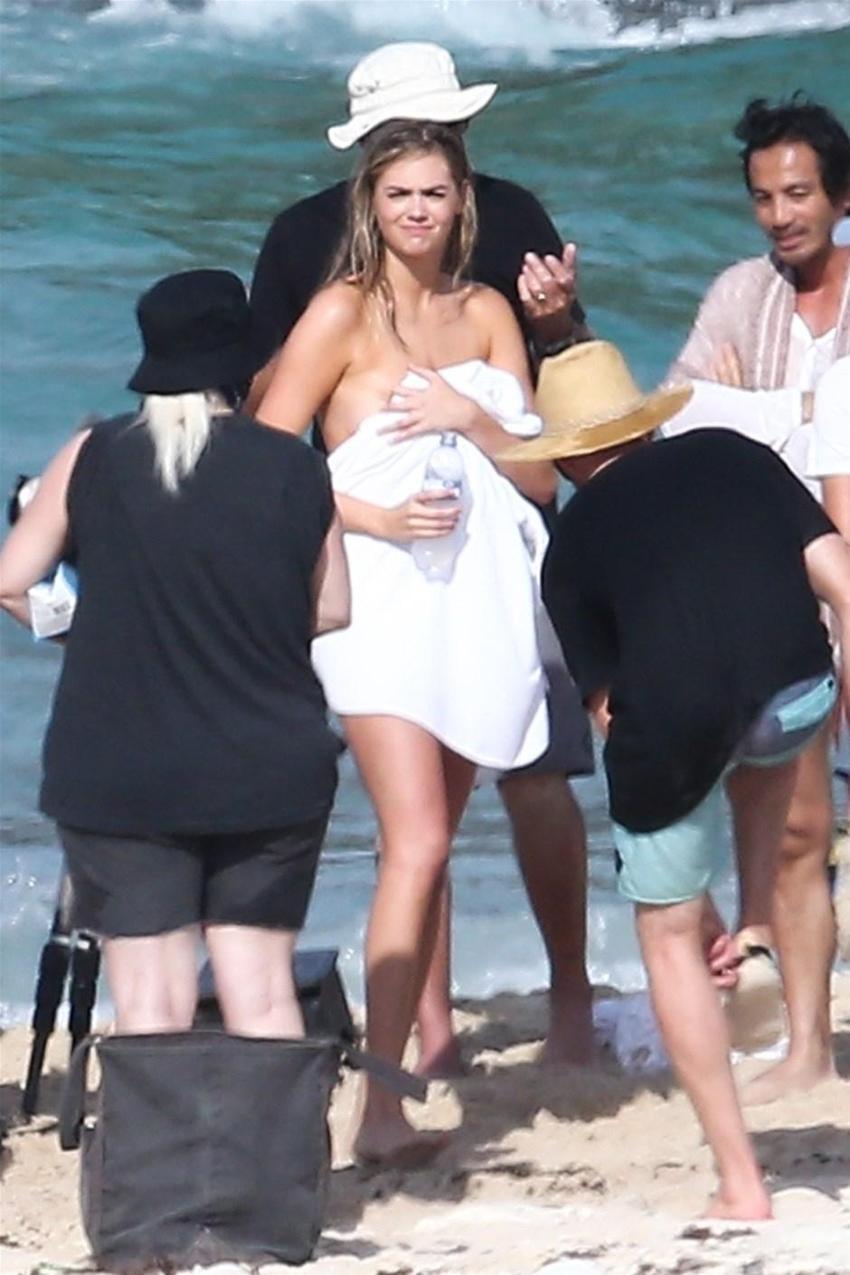 Kate Upton kendinden geçti!