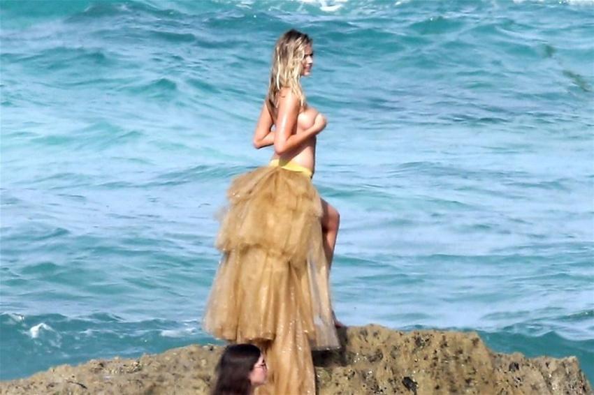Kate Upton kendinden geçti!