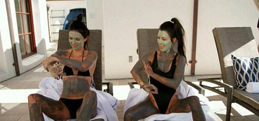 Kardashian'lar bikini giyip eğlendiler!