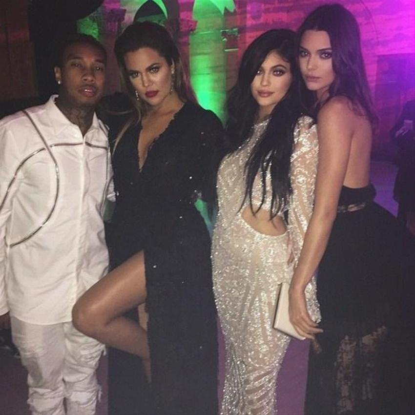 Kardashian'lar bikini giyip eğlendiler!