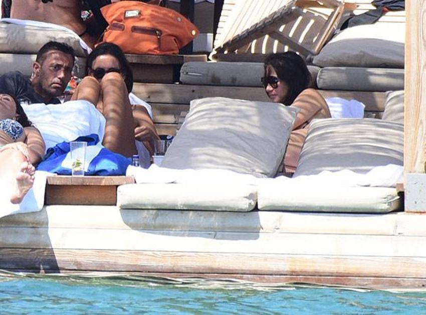 Mustafa Sandal'dan Emina'ya yasak!