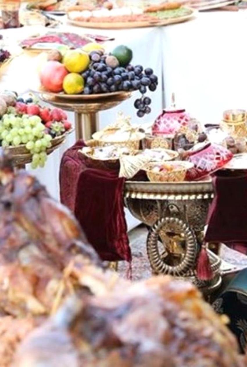 Adnan Oktar'ın sofrasını görenler inanamadı!
