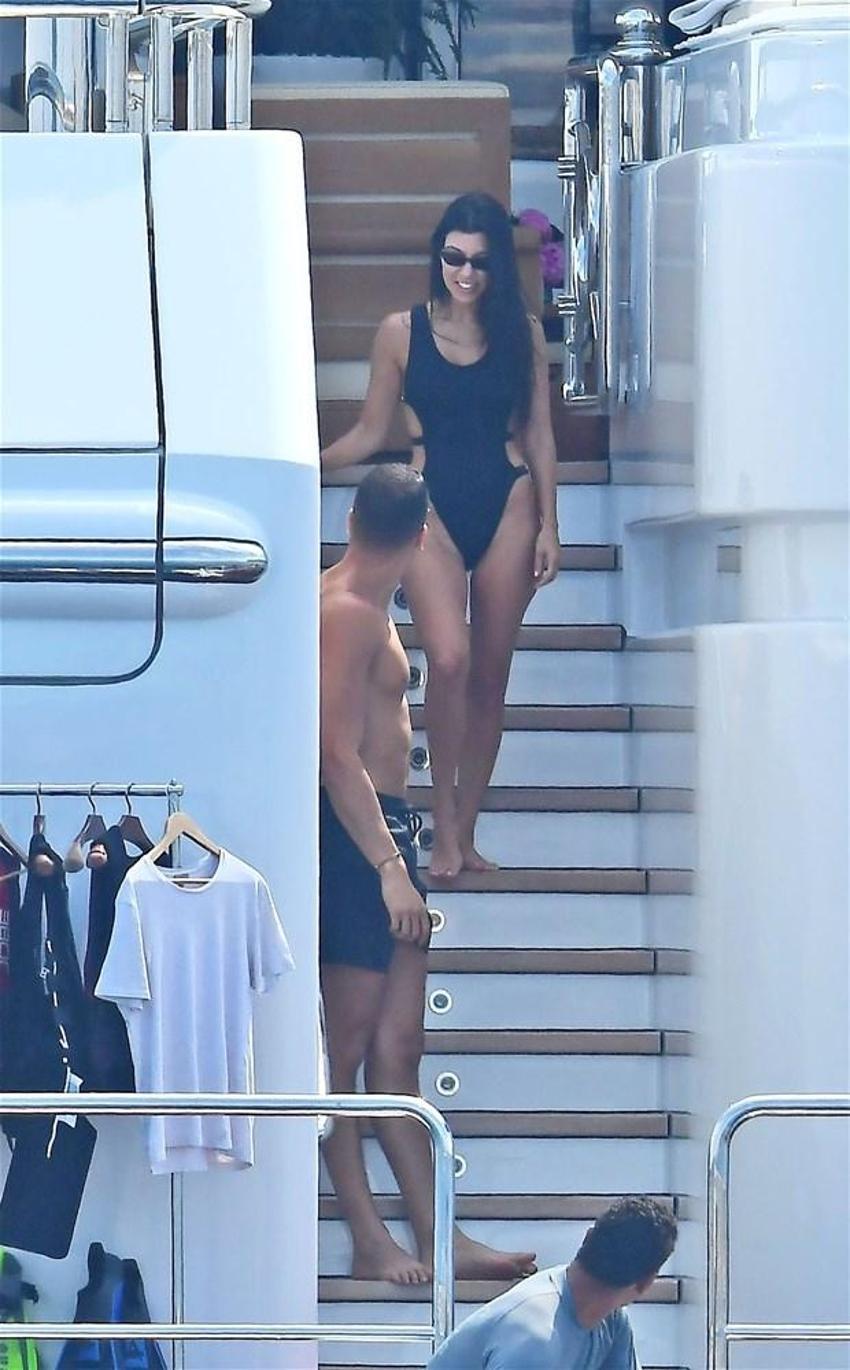 Kardashianların hepsi hamile! O da açıkladı...