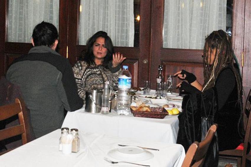 'Ayna' grubunun solisti Erhan Güleryüz gözlüksüz yakalandı!