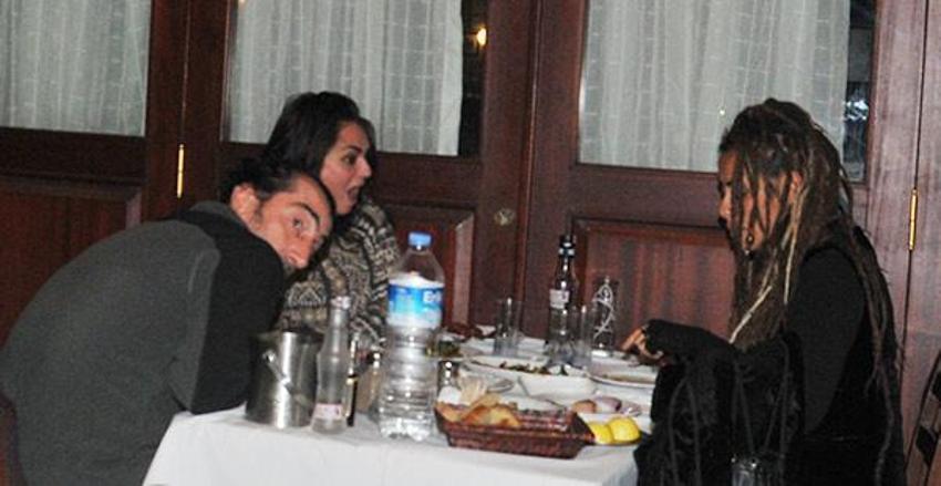 'Ayna' grubunun solisti Erhan Güleryüz gözlüksüz yakalandı!
