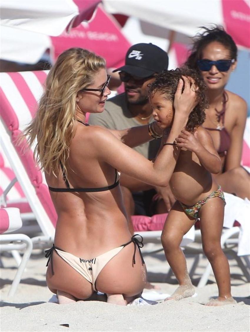 Doutzen Kroes seksi iç çamaşırlarıyla nefes kesti!