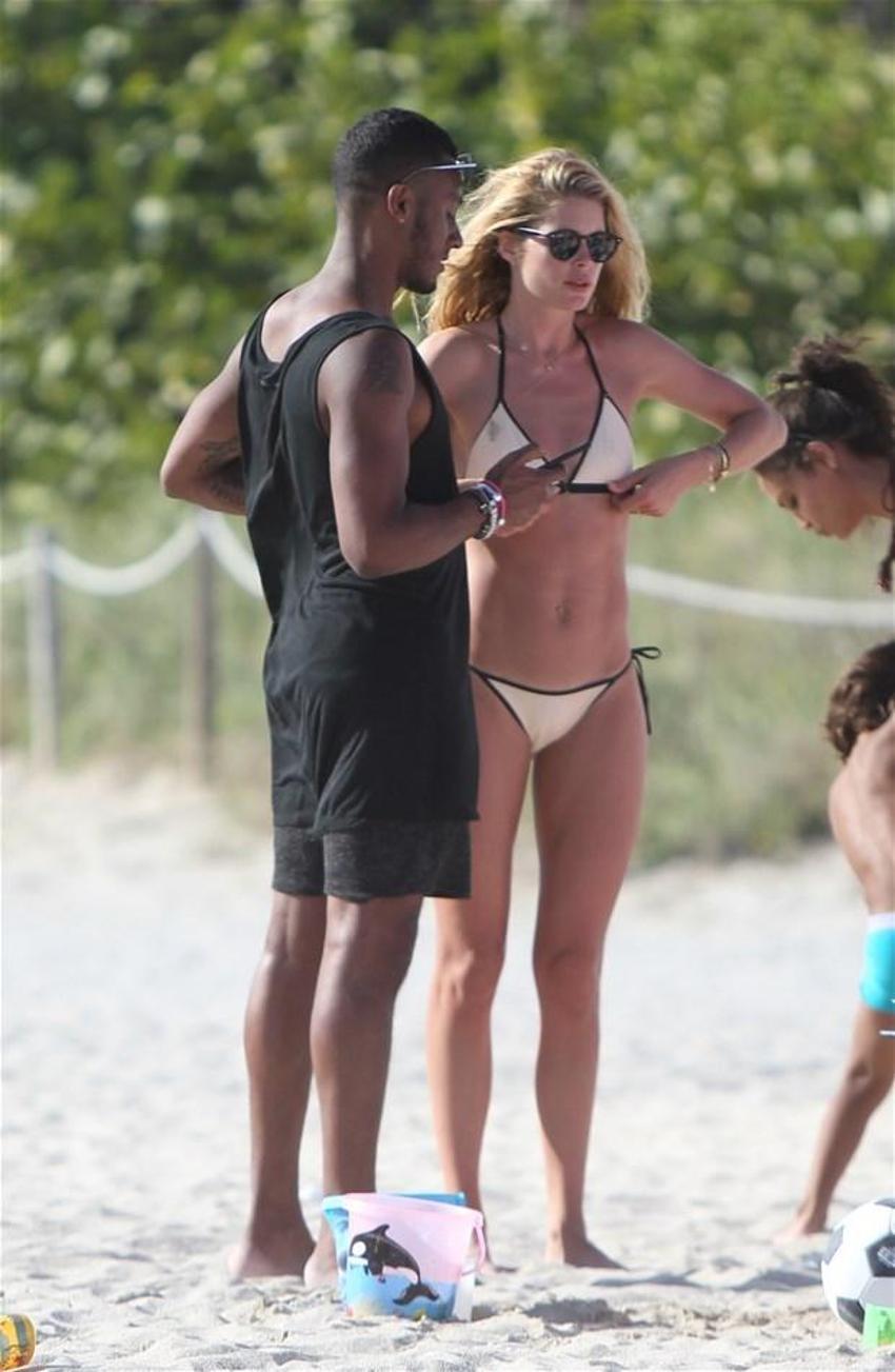 Doutzen Kroes seksi iç çamaşırlarıyla nefes kesti!