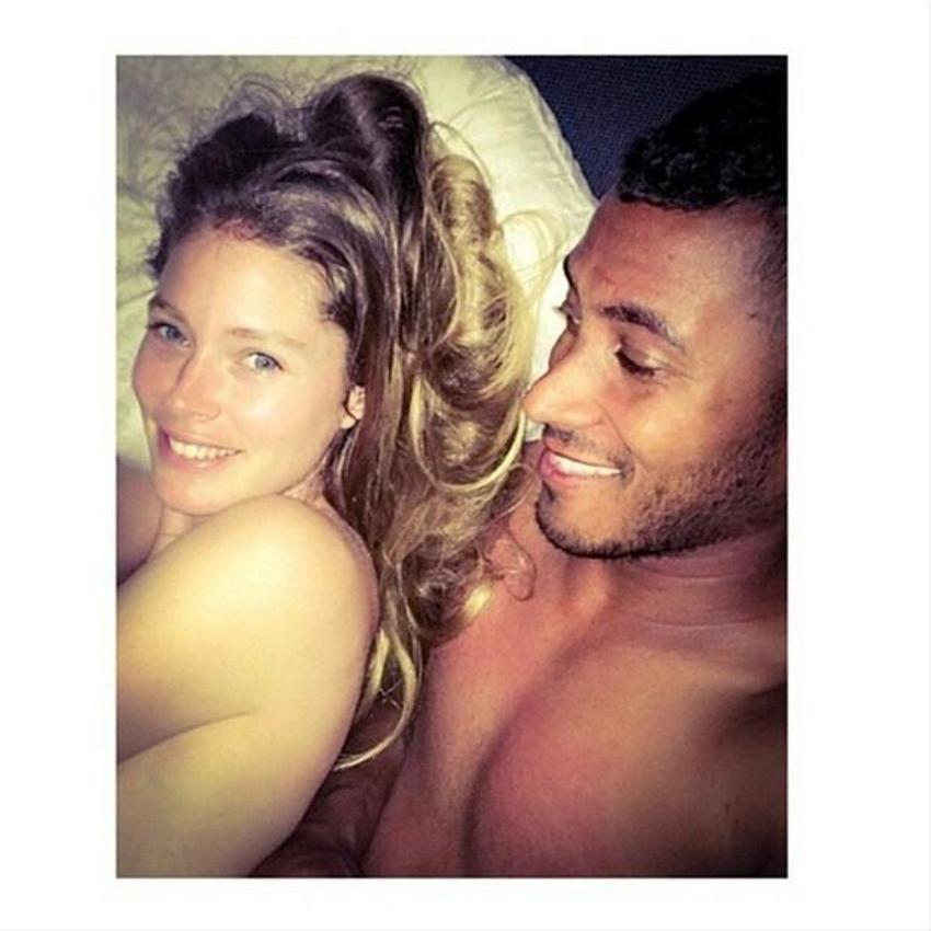 Doutzen Kroes seksi iç çamaşırlarıyla nefes kesti!