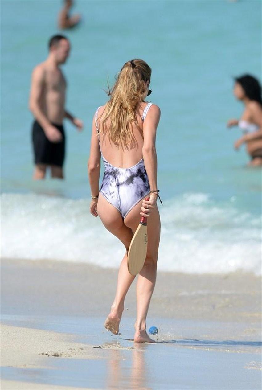 Doutzen Kroes seksi iç çamaşırlarıyla nefes kesti!