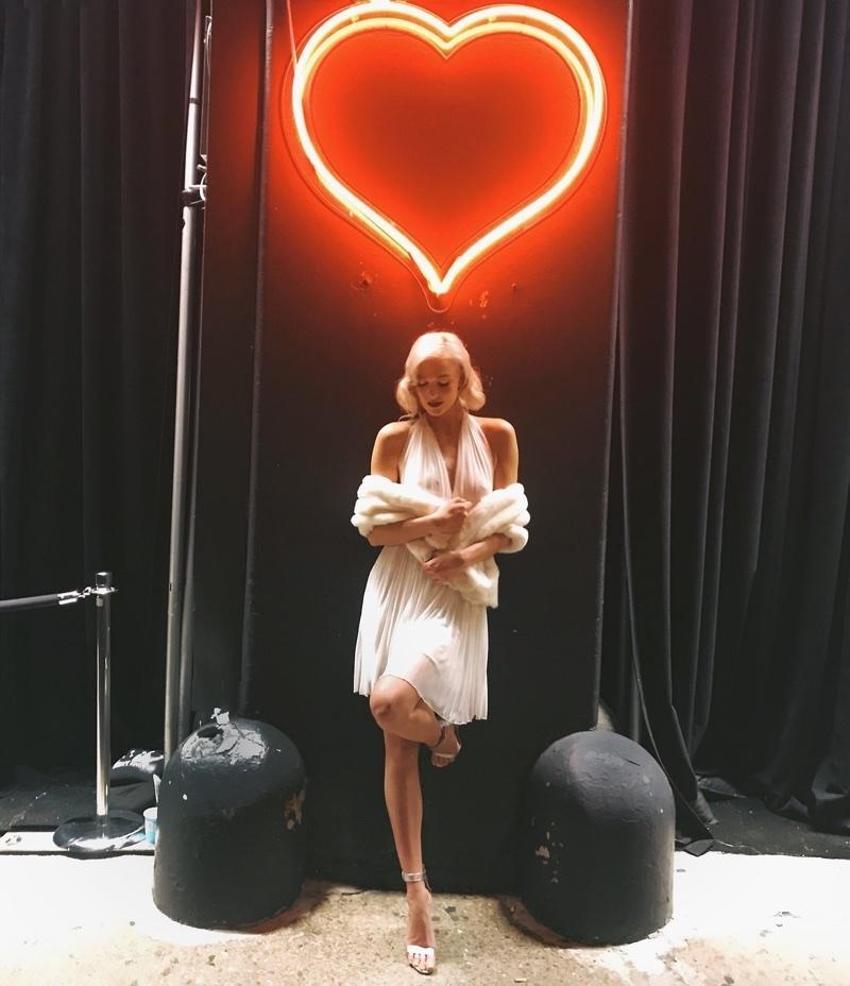 Karlie Kloss efsane pozları taklit etti!