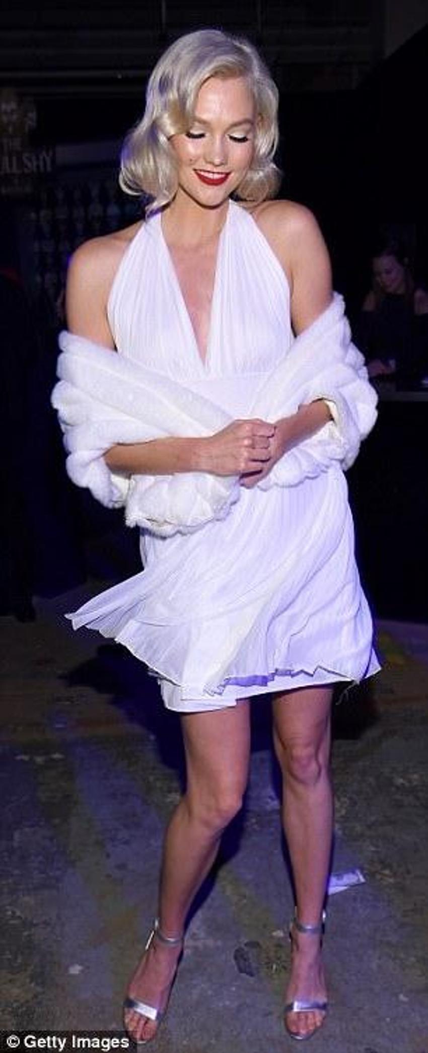Karlie Kloss efsane pozları taklit etti!