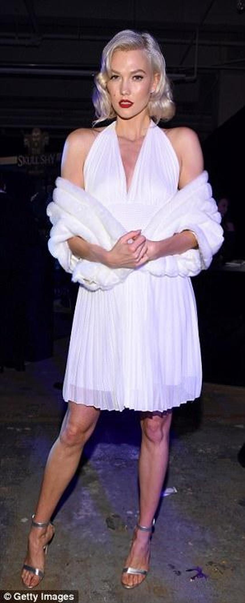 Karlie Kloss efsane pozları taklit etti!