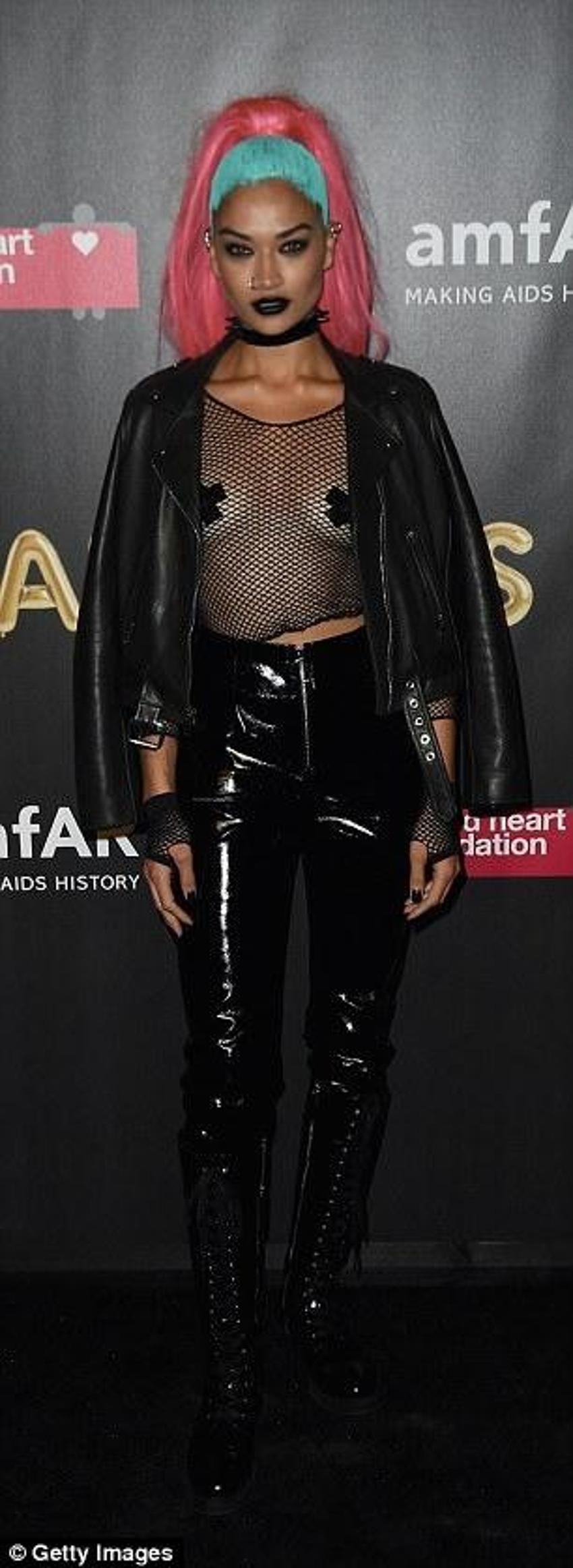Karlie Kloss efsane pozları taklit etti!