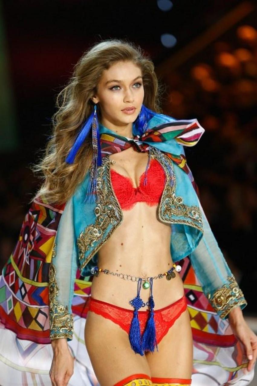 Gigi Hadid'i adım adım takip eden bu adam kim?