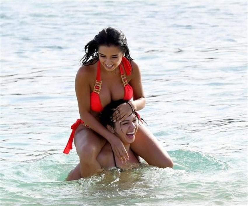 Demi Rose yine yaptı yapacağını!