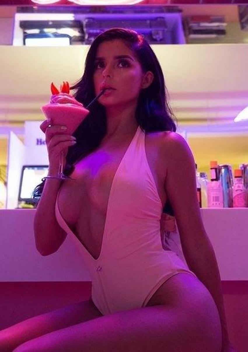 Demi Rose yine yaptı yapacağını!