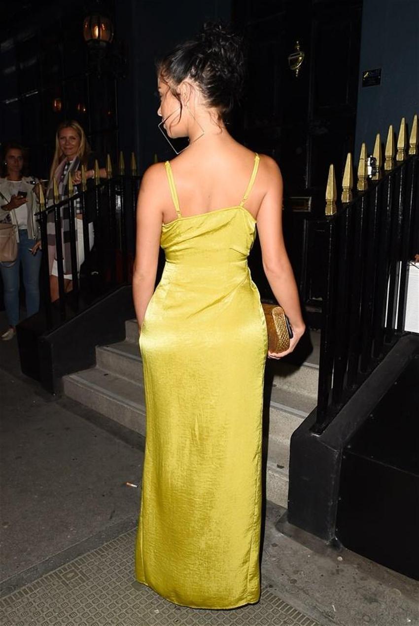 Demi Rose yine yaptı yapacağını!