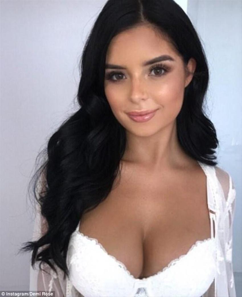 Demi Rose yine yaptı yapacağını!