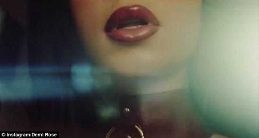 Demi Rose yine yaptı yapacağını!