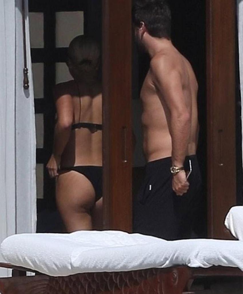 Sofia Richie çıplak güneşlendi!