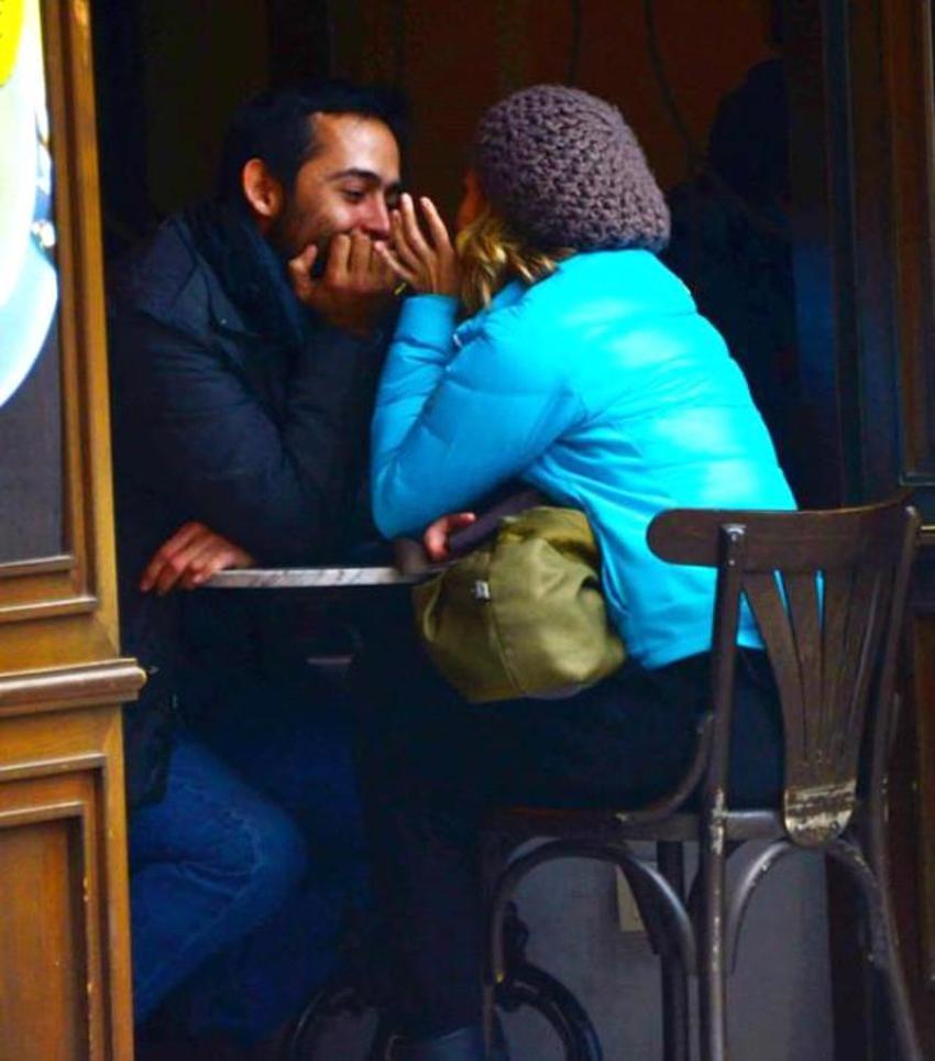 Küçük sevgilisiyle çok fena yakalandı!