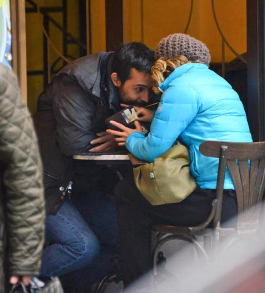 Küçük sevgilisiyle çok fena yakalandı!