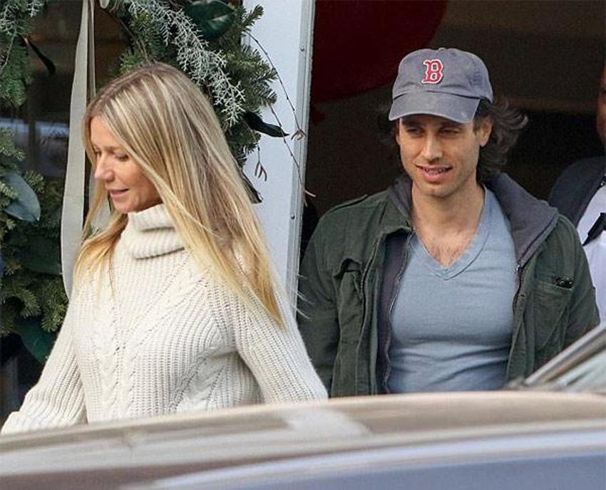 Gwyneth Paltrow ile Brad Falchuk nişanlandı!