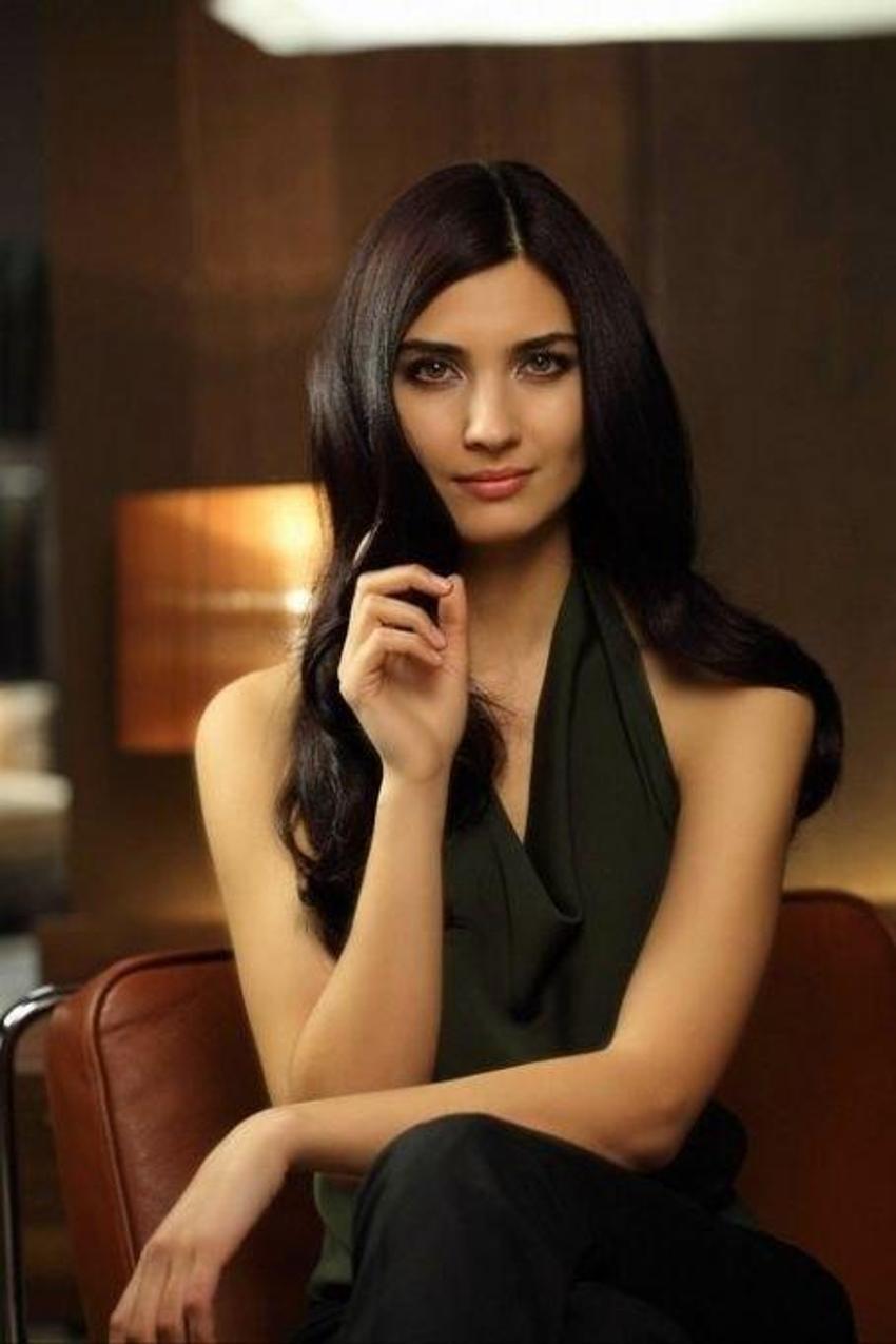 Tuba Büyüküstün evliliğe de bebeğe de karşı!