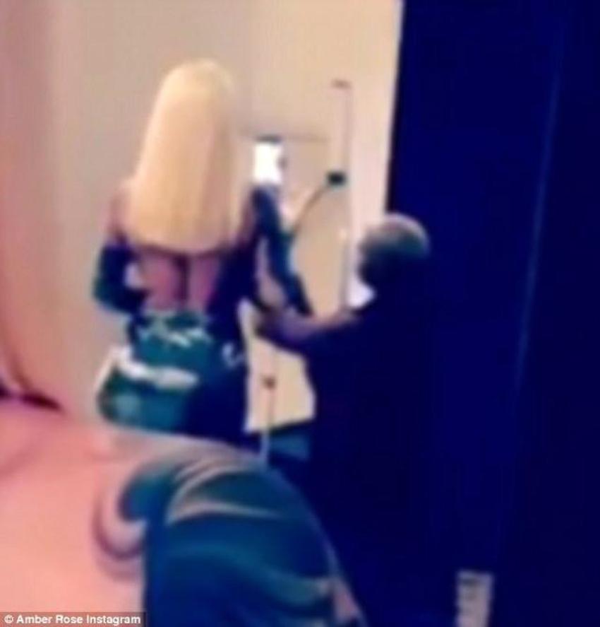 Amber Rose'un seksi paylaşımı tepki çekti!