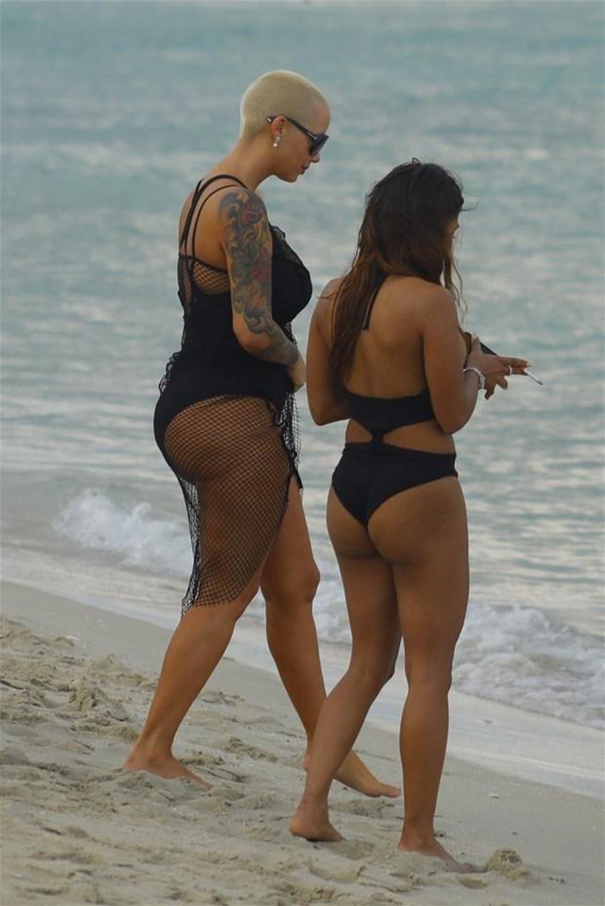 Amber Rose'un seksi paylaşımı tepki çekti!