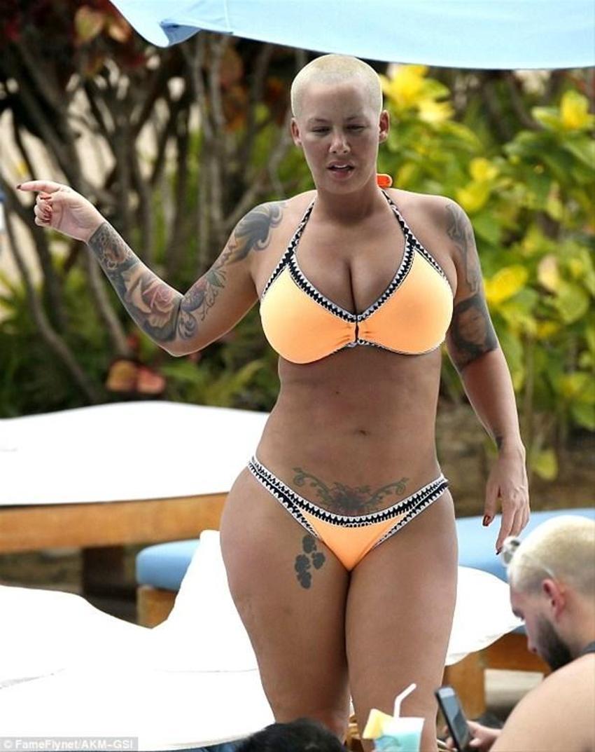 Amber Rose'un seksi paylaşımı tepki çekti!