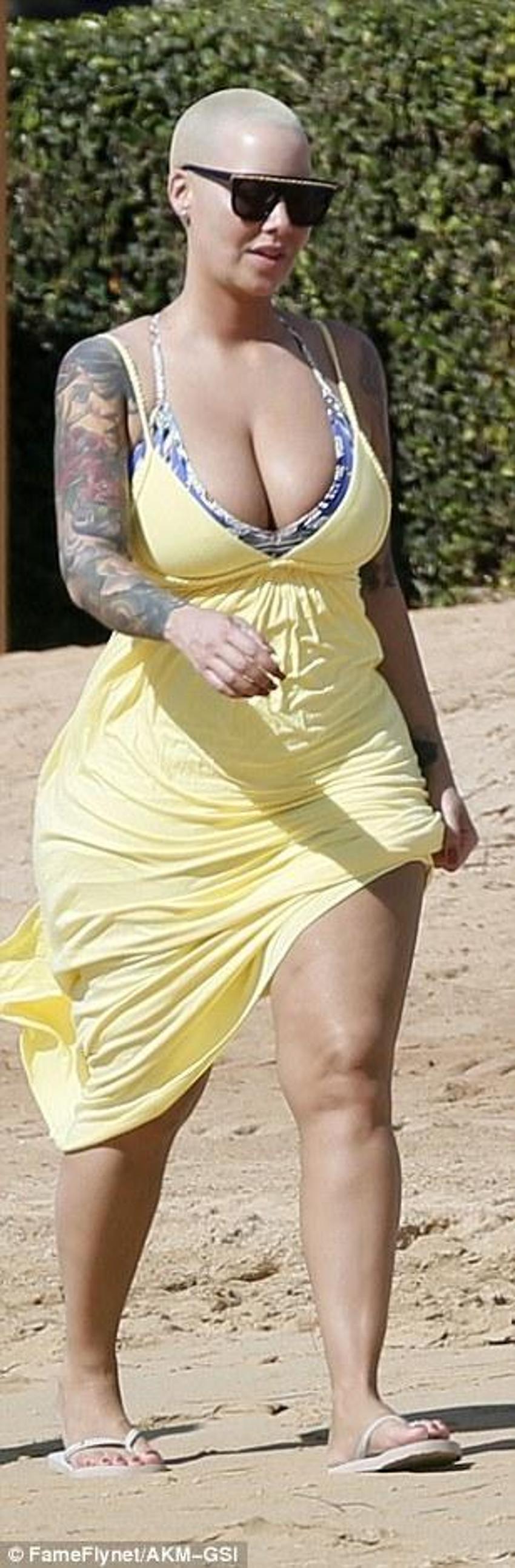 Amber Rose'un seksi paylaşımı tepki çekti!