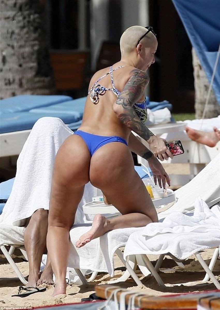 Amber Rose'un seksi paylaşımı tepki çekti!
