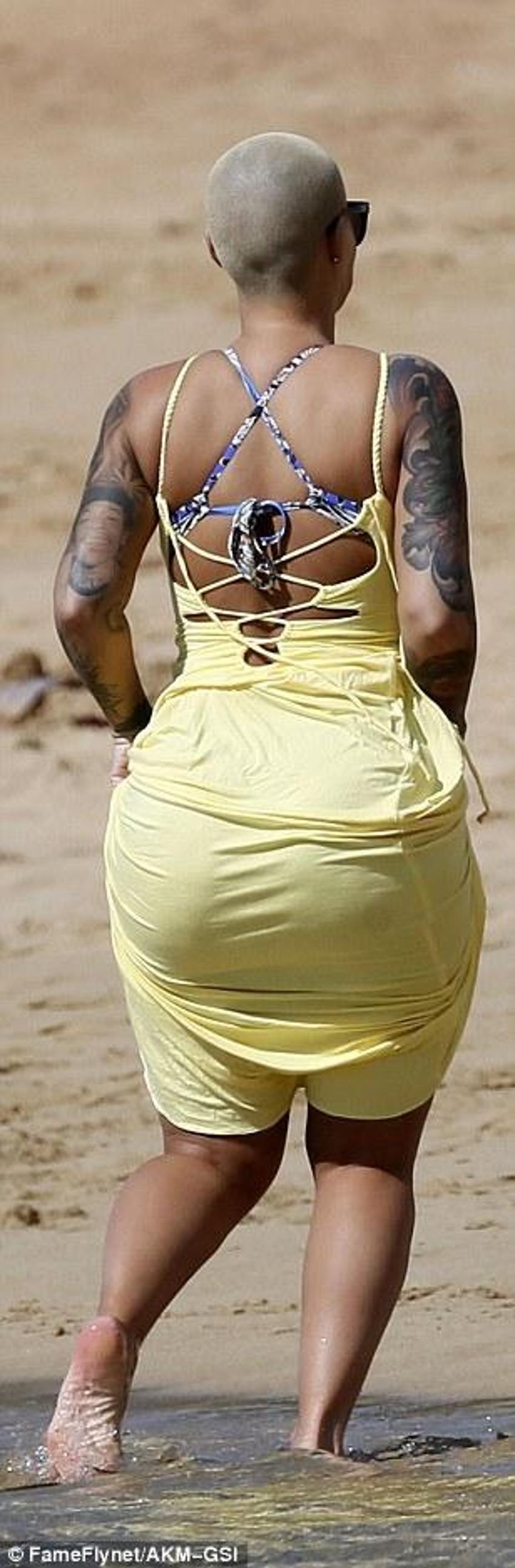 Amber Rose'un seksi paylaşımı tepki çekti!