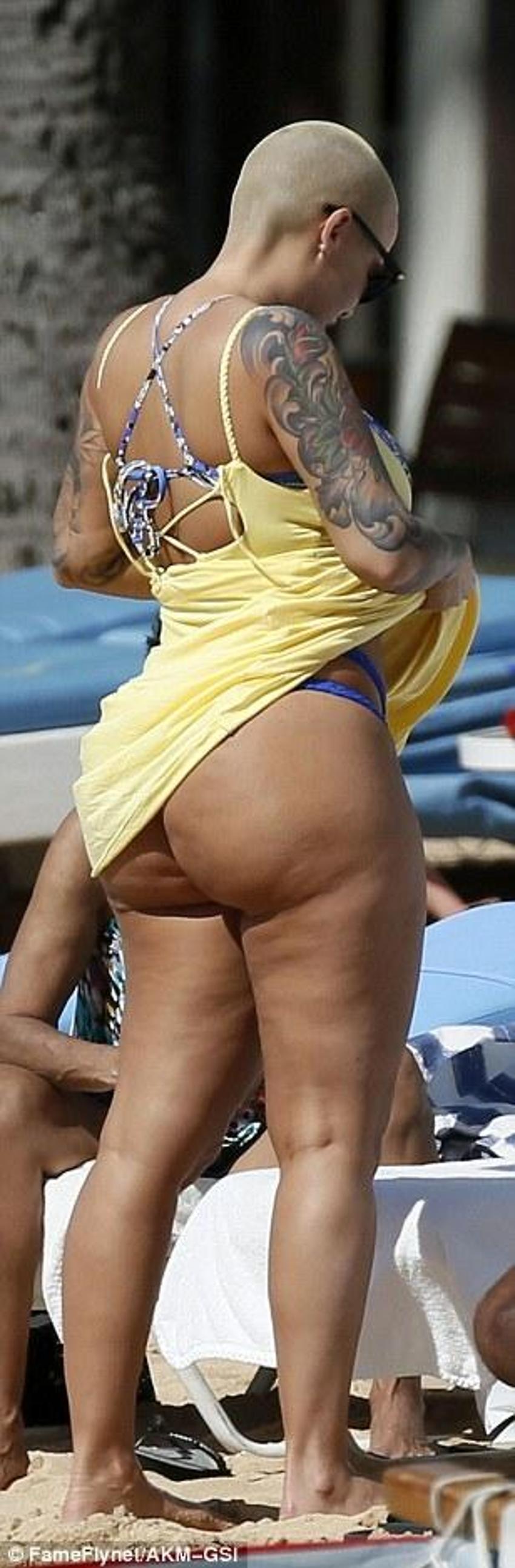Amber Rose'un seksi paylaşımı tepki çekti!