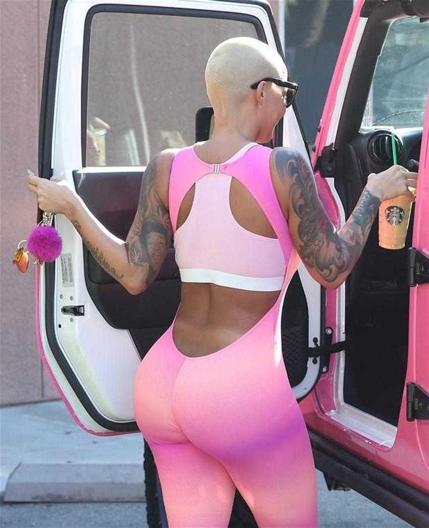 Amber Rose'un seksi paylaşımı tepki çekti!