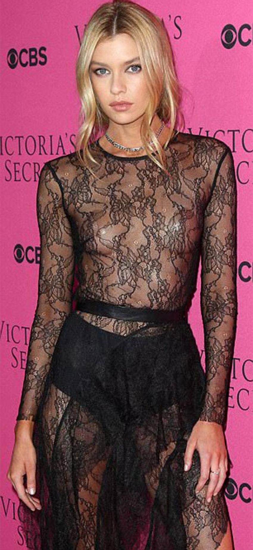 Stella Maxwell şeffaf elbisesi ile partiye damga vurdu!