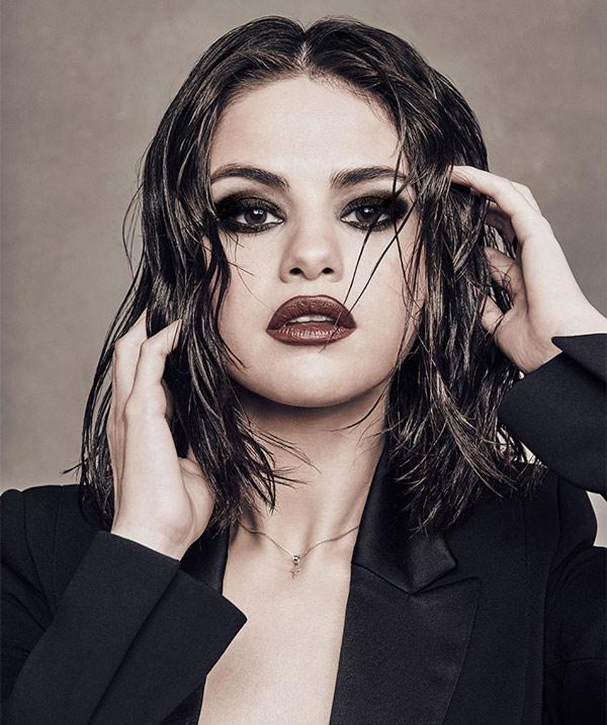 Selena Gomez'den seksi çekim!