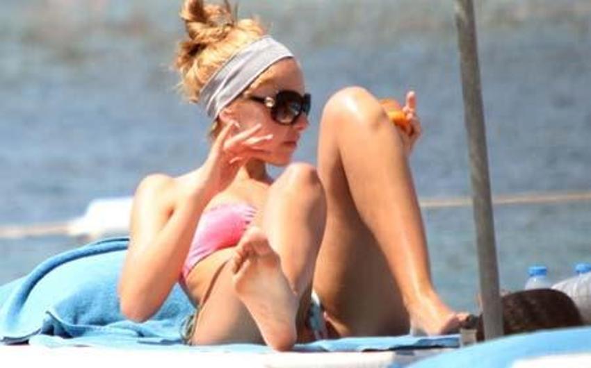Hadise'ye şok! Fotoğraflar ortaya çıktı...