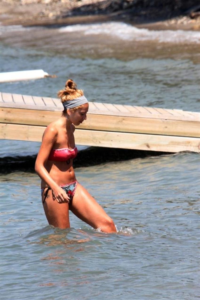 Hadise'ye şok! Fotoğraflar ortaya çıktı...