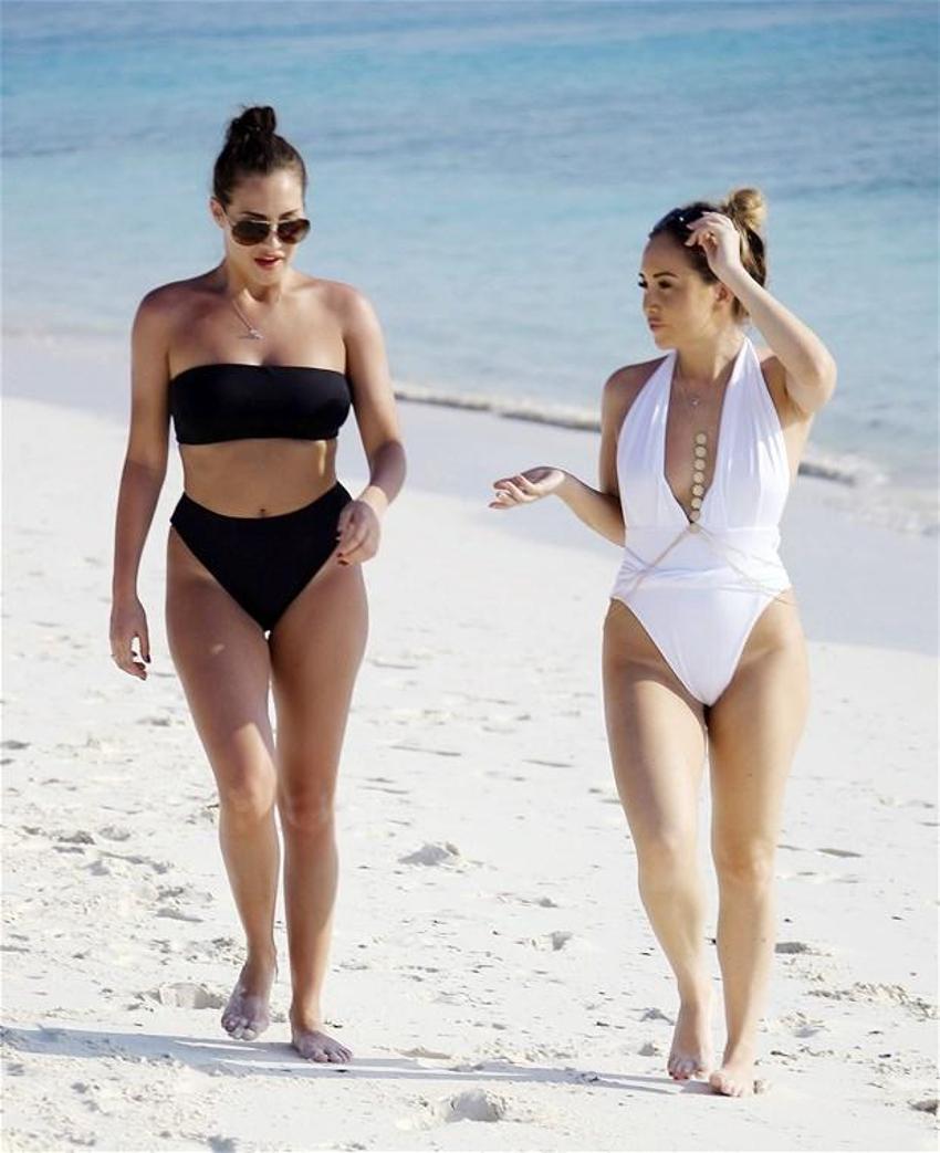 Chloe Goodman plajı ateşe verdi!