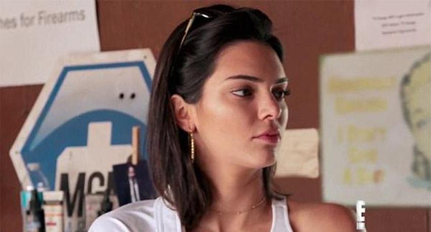 Kardashianlar silah eğitimi alıyor!