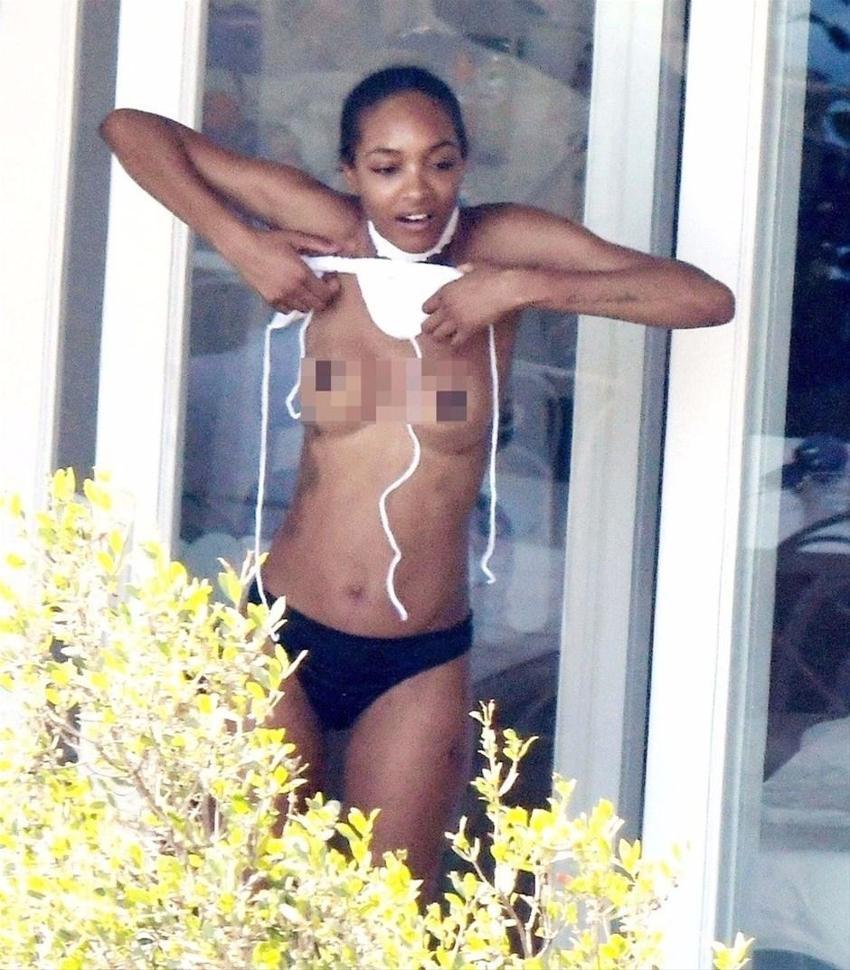 Seksi manken Jourdan Dunn resmen büyüledi!