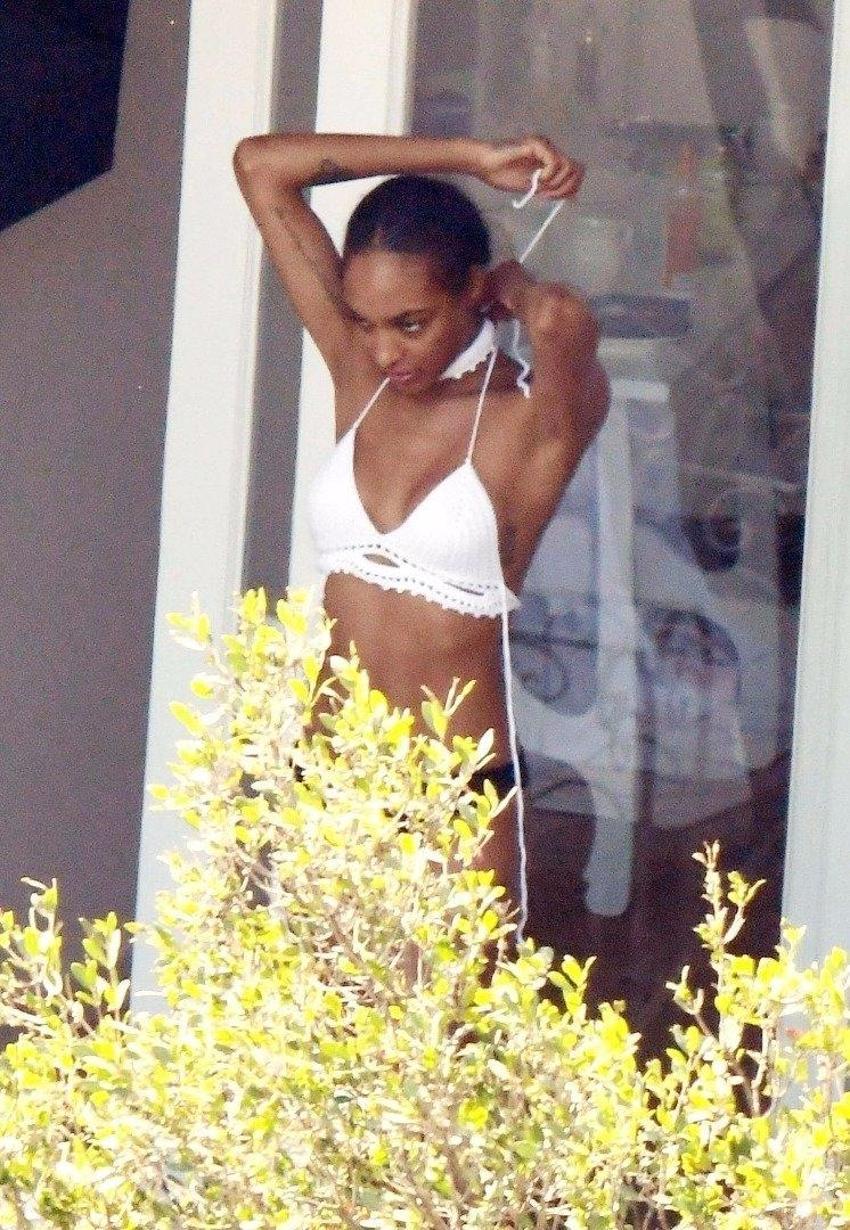 Seksi manken Jourdan Dunn resmen büyüledi!