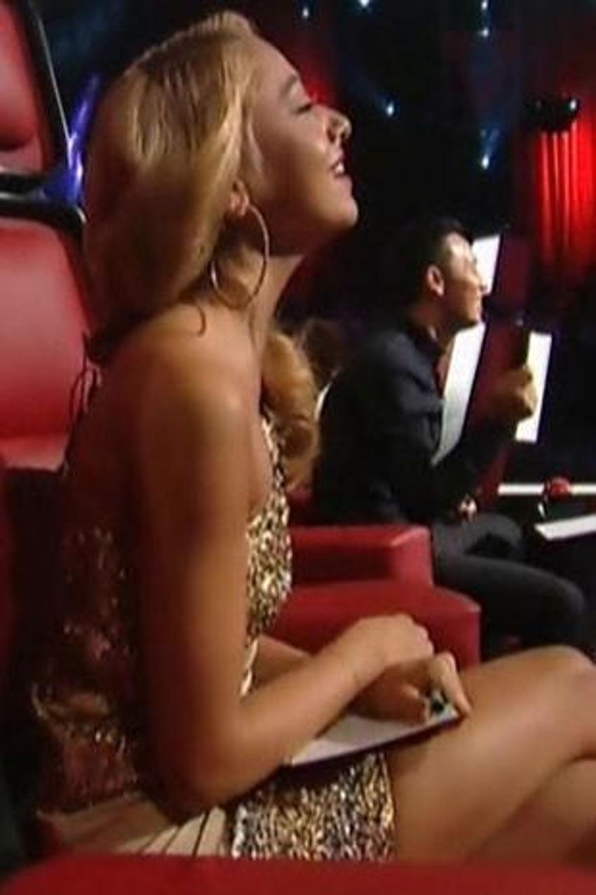 Hadise'den itiraf: Bana şiddet uyguluyor!